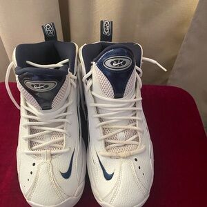 Nike sneakers size 8/Men or Boy.